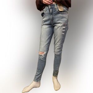 NWT Levi’s 721 High-Waist Skinny Jeans